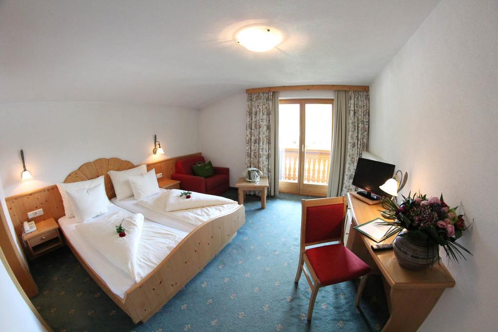 Hotel Jaegerhof ツァムス エクステリア 写真